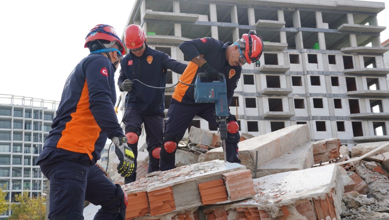 Sadece 28 saniye sürdü: 3 kent bir anda harekete geçti