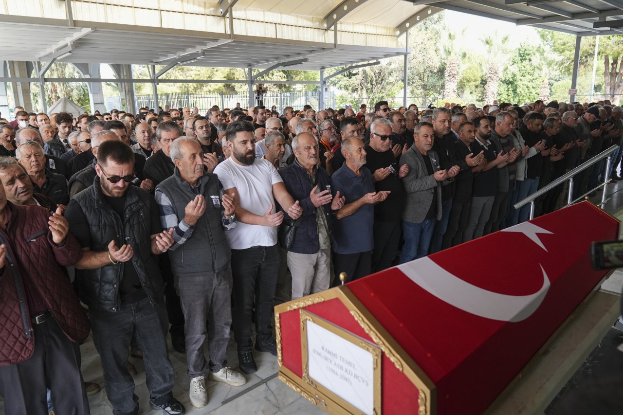 Silivri'deki gemi faciasında acı detay: Bir hafta önce işe başlamıştı, ilk seferinde denize gömüldü