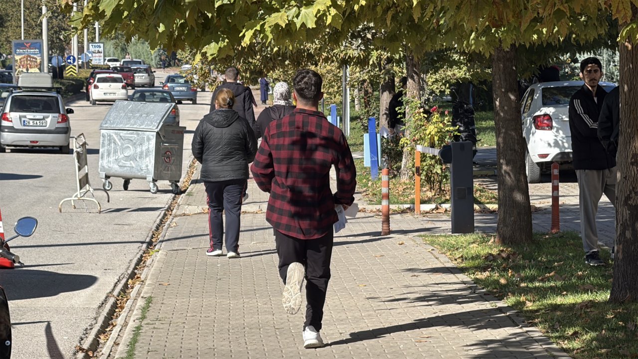 1 milyon 593 bin 198 aday başvurdu! Kamu Personeli Seçme Sınavı (KPSS) Ön Lisans başladı