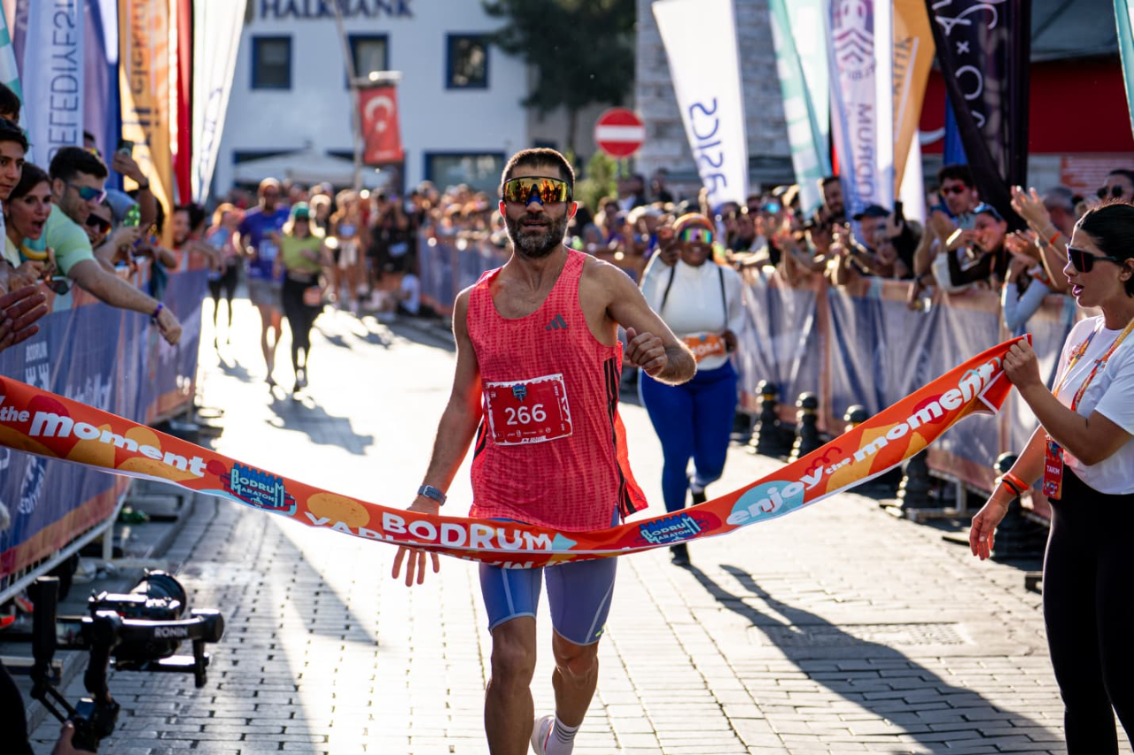 9. Uluslararası Bodrum Yarı Maratonu tamamlandı: Organizasyona 23 ülkeden 2 bin 500 sporcu katıldı