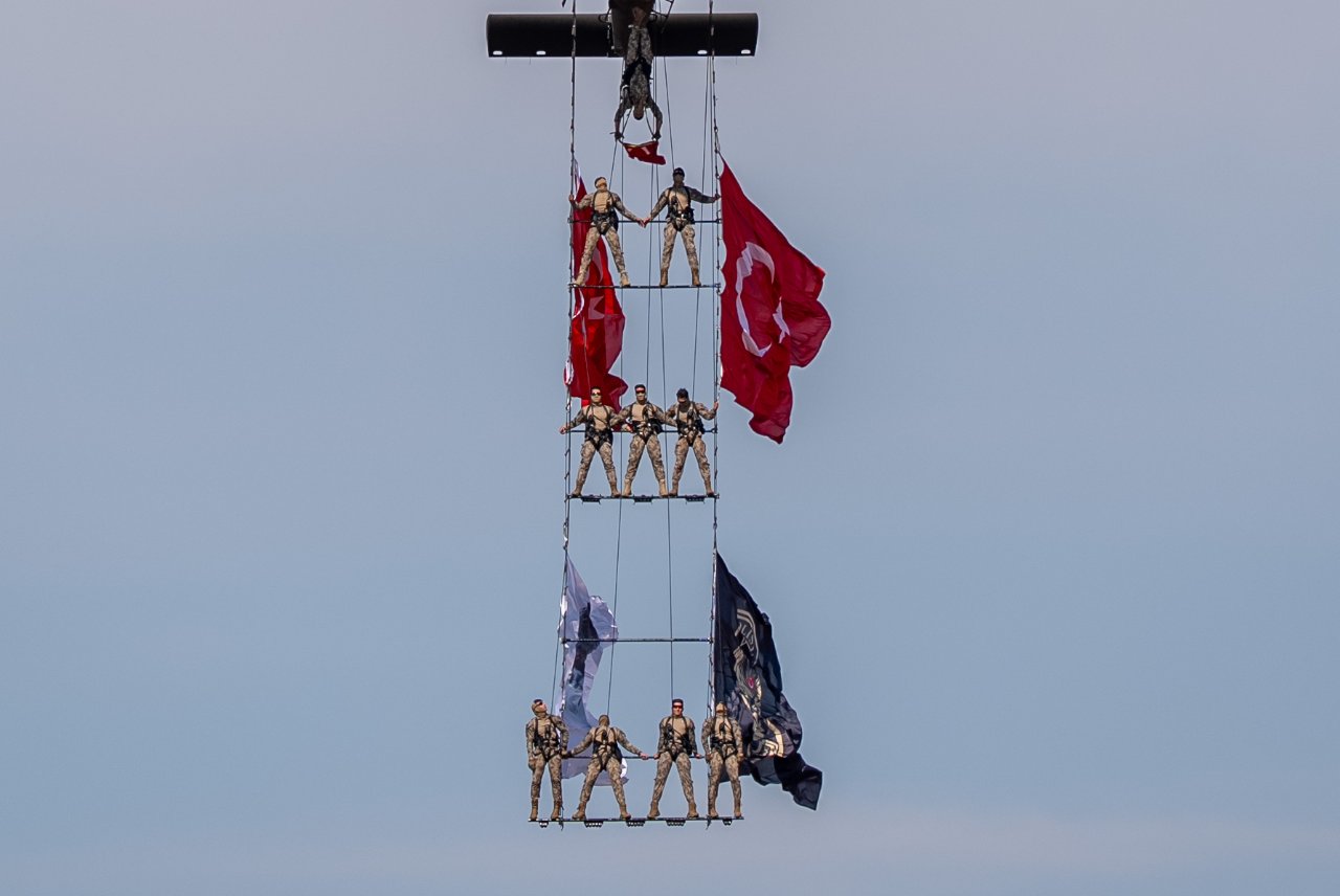 Bayraktardan TEKNOFEST gençliğine mesaj: Yapamazsınız diyenlere inat en iyisini yapacağız