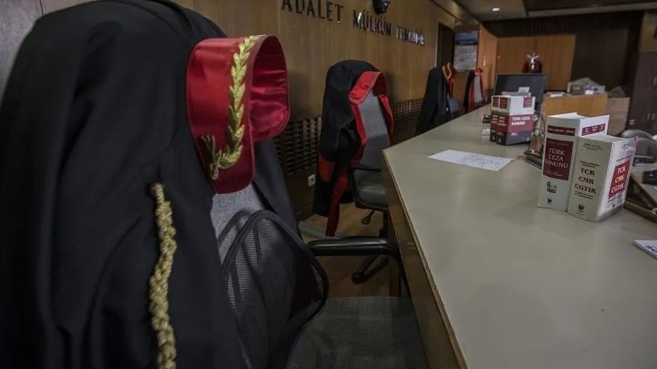 İstanbul'da yargı süreçlerine müdahale iddiası: 5 hakim ve savcı görevden uzaklaştırıldı görseli