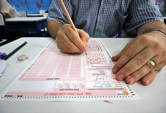 KPSS sınavında kalem silgi veriliyor mu, giriş belgesi siyah beyaz olur mu? İşte KPSSde yasak olan eşyalar