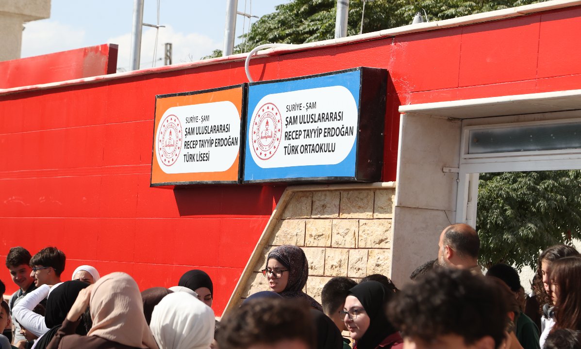 Şam'daki Recep Tayyip Erdoğan Türk Okulu kapılarını açtı