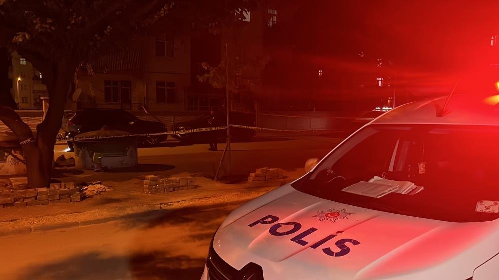 Sokak ortasında dehşet! Boşanma aşamasındaki eşini çocuğunun gözü önünde vurdu