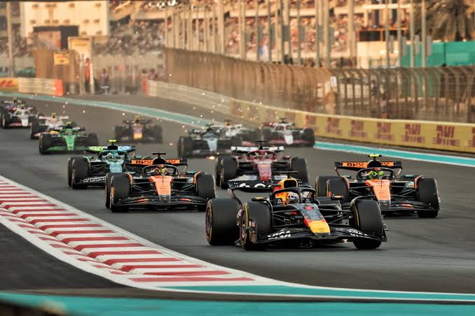 Verstappen’den sezonun ilk Formula 1 zaferi