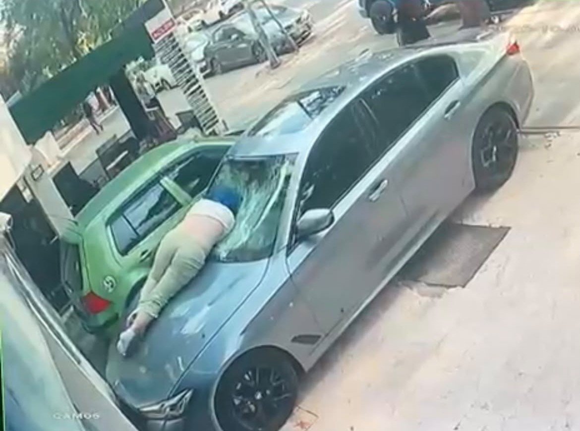 Ankara'da dehşete düşüren olay! Otelin 6’ncı kattan otomobilin üzerine düştü