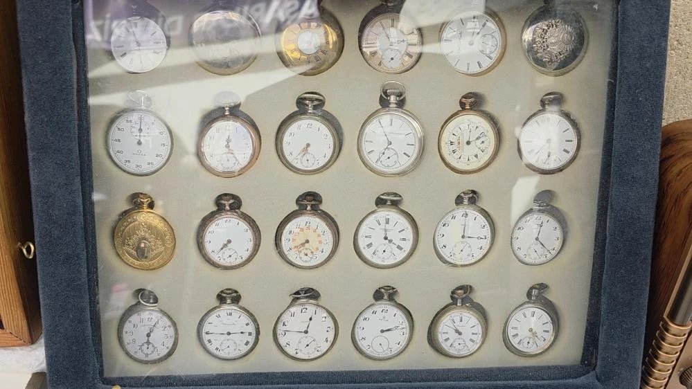 Evde yer kalmayınca sokağa çıktı! Cep saati tutkusu hastalığa dönüştü