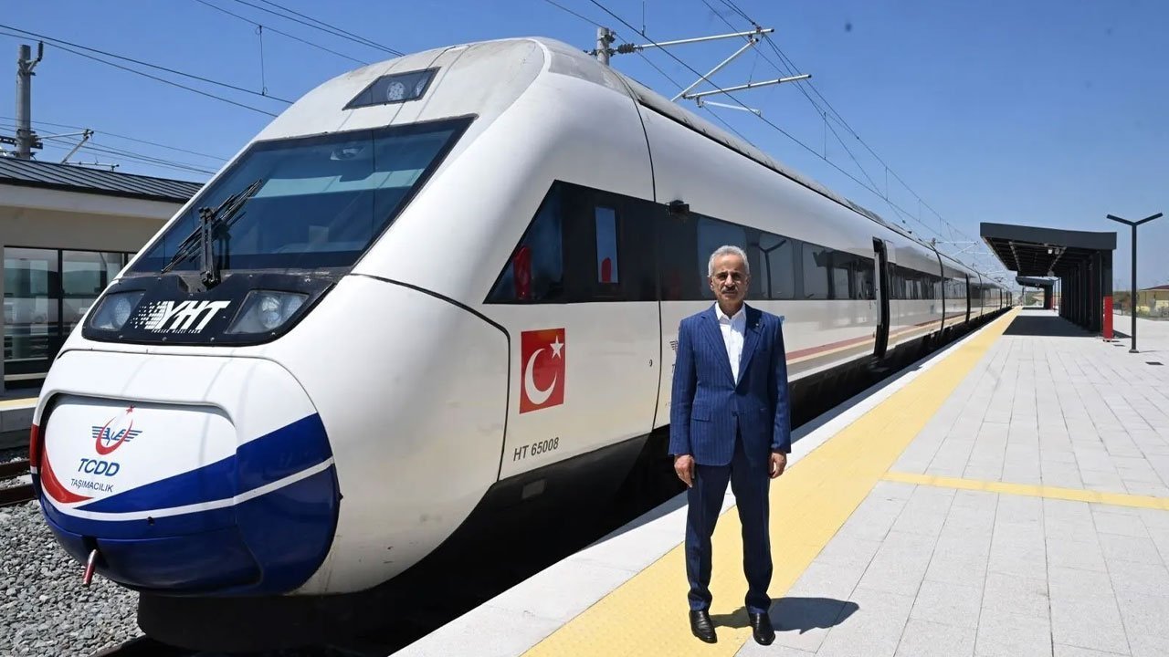 Hızlı tren sınıra dayandı!