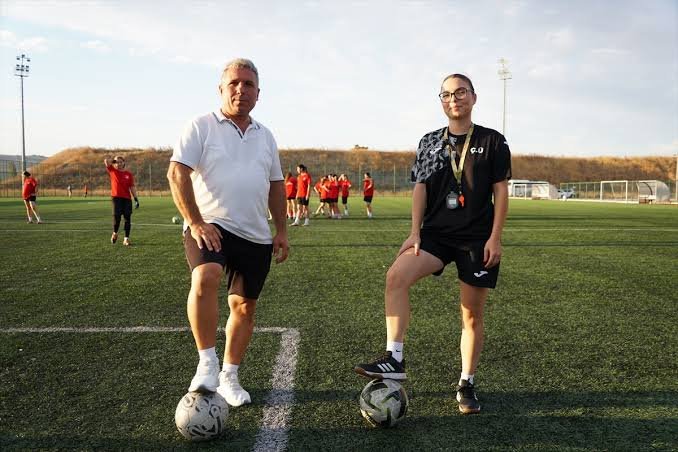 Tekirdağ'da baba-kız, futbol takımını birlikte çalıştırıyor... "Fikir ayrılığı yaşasak da amacımız tek"