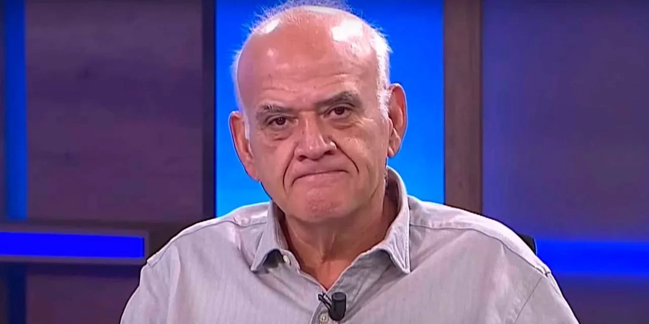 Eski hakem Ahmet Çakar, uzun süredir futbol  yorumculuğu yapıyor.