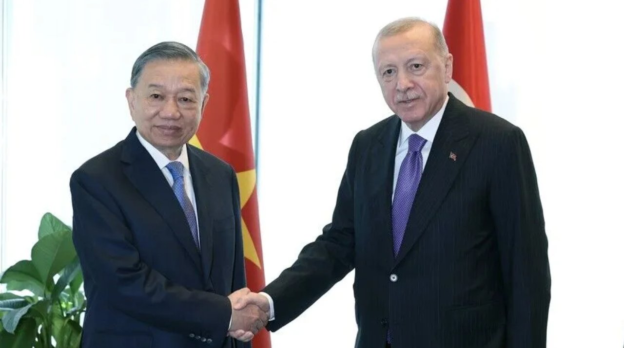 Güney Çin Denizi'nde tansiyon yüksek! Vietnam'ın rotası Türkiye oldu