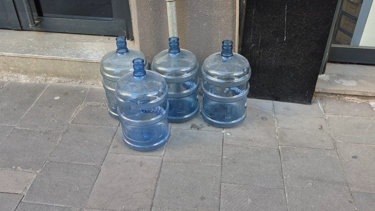 ‘Damacana hırsızı’ suçlaması hayatını kararttı: Suçsuz yere 4 ay hapis yattı