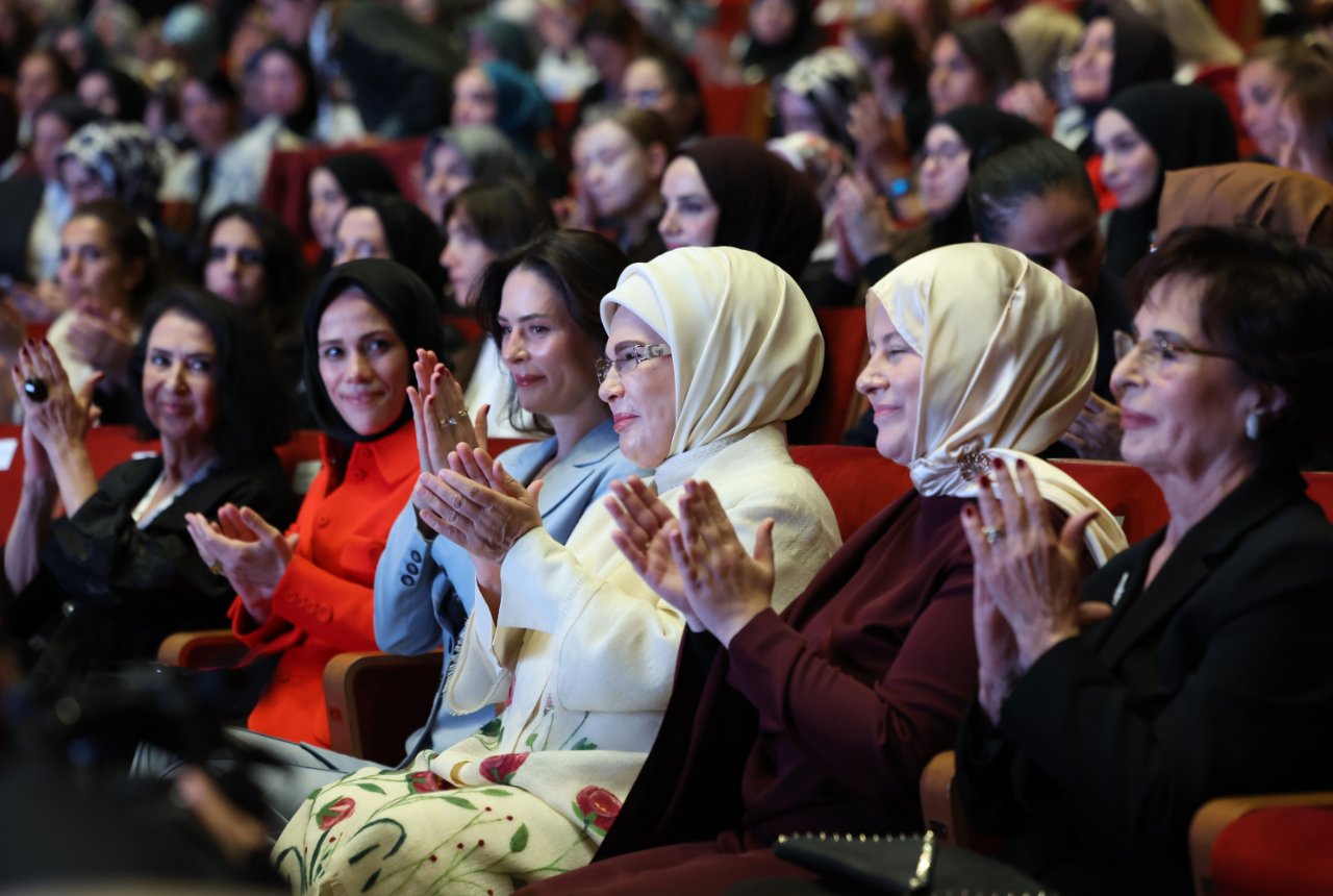 Emine Erdoğan: “Evlilik tercihim dahil hayatımın birçok kararında Şule ablanın izleri var”