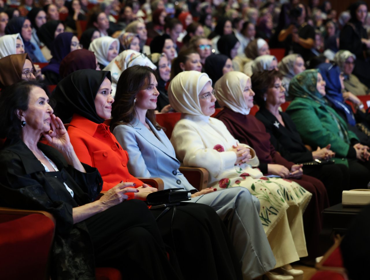 Emine Erdoğan: “Evlilik tercihim dahil hayatımın birçok kararında Şule ablanın izleri var”