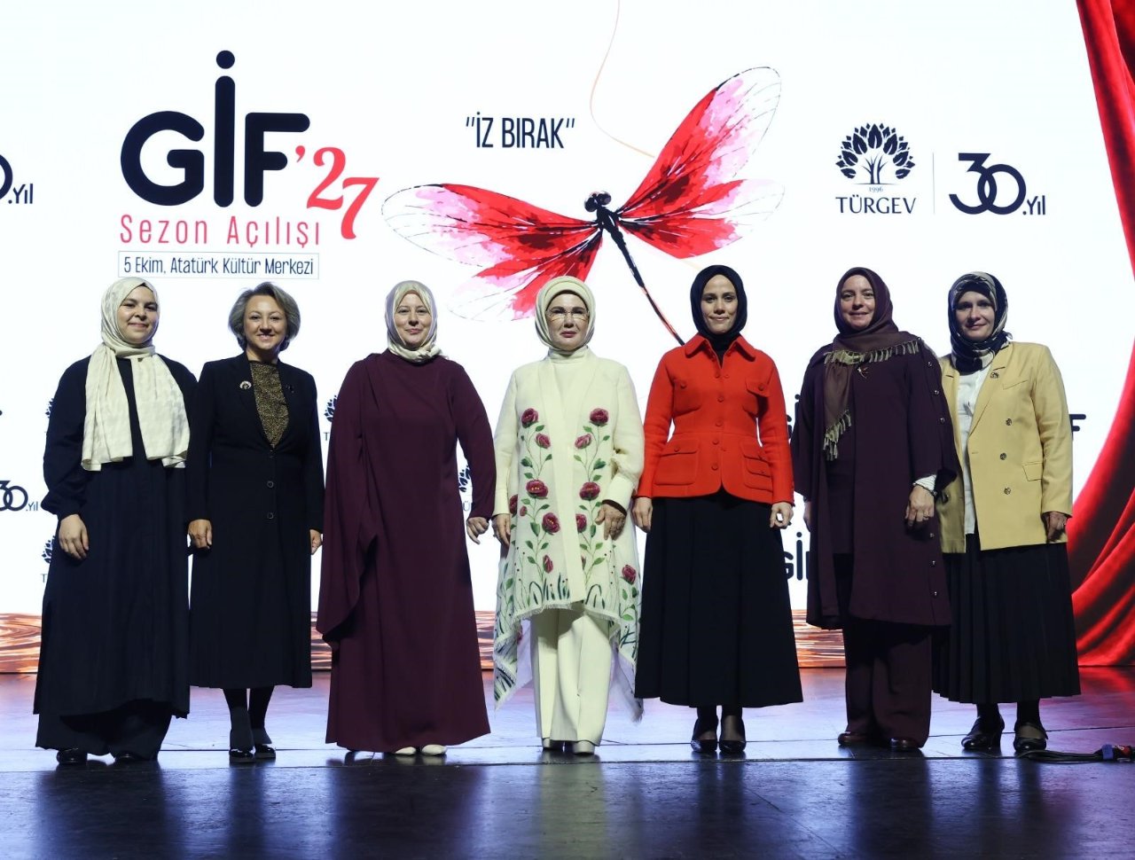 Emine Erdoğan: “Evlilik tercihim dahil hayatımın birçok kararında Şule ablanın izleri var”
