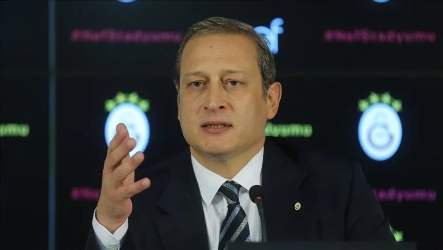 Burak Elmas, Galatasaray'da bir yıl başkanlık yaptı.
