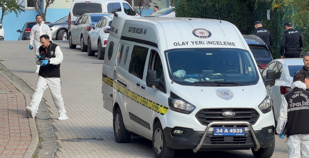 İstanbul'da okulda bıçaklı kavga: 3'i ağır 8 öğrenci yaralandı görseli