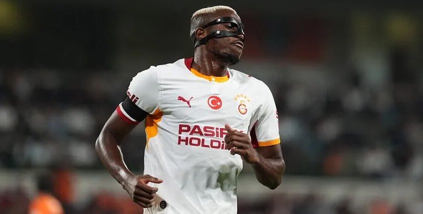 Victor Osimhen, bu sezon 4 maçta 6 gol kaydetti ve 2 asist yaptı.
