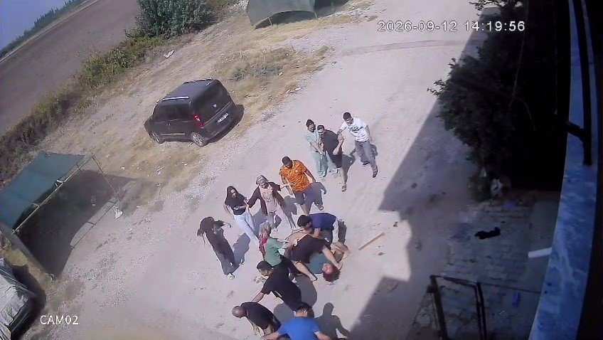 Komşular arasındaki tartışma büyüdü! Zincir, keser ve bıçaklarla evlerini bastılar