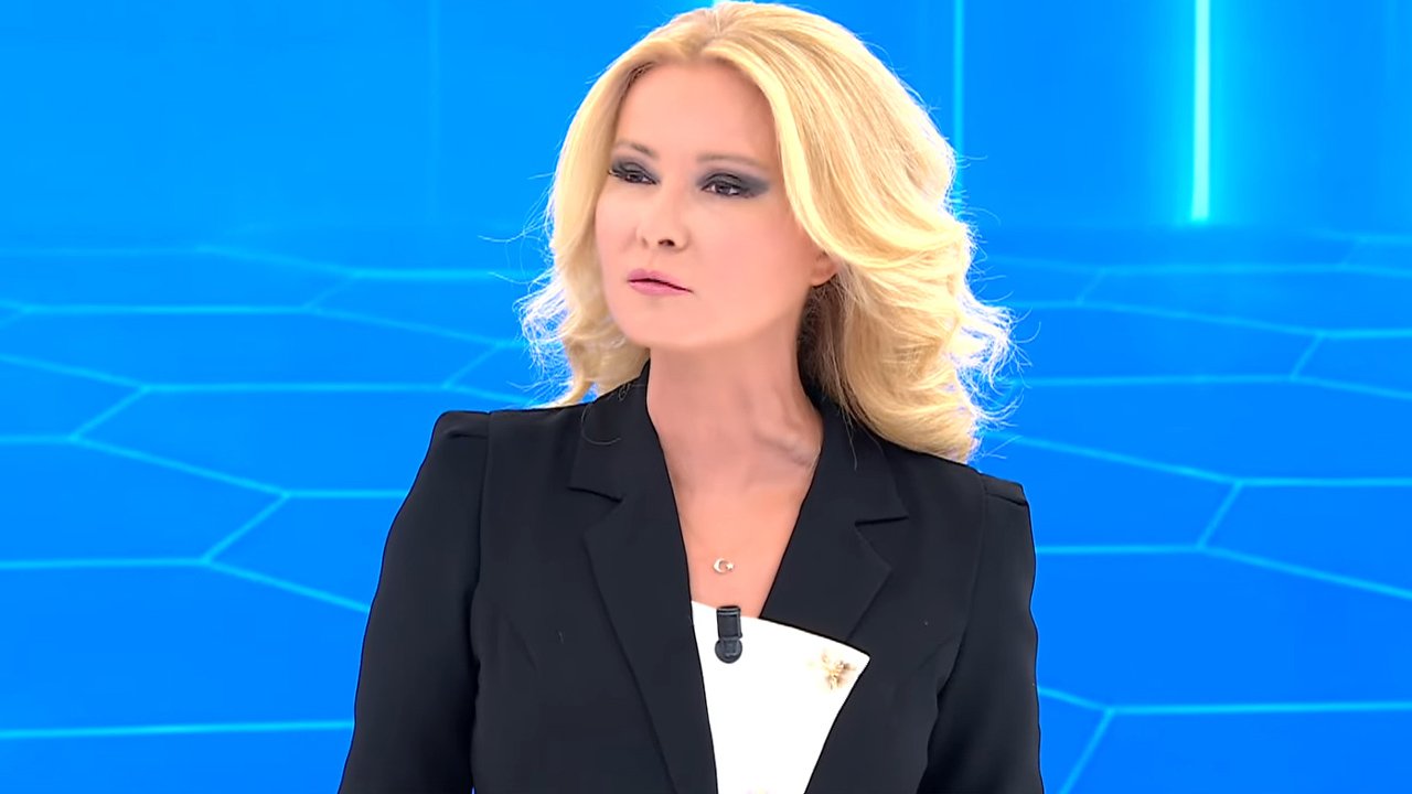 Müge Anlı filtre ve estetik yorumlarına sert çıktı: O da gerizekalı!