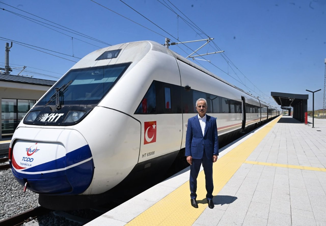 Üç kent daha hızlı tren ağına katılıyor! İstanbul'a sadece 1,5 saatte ulaşılacak