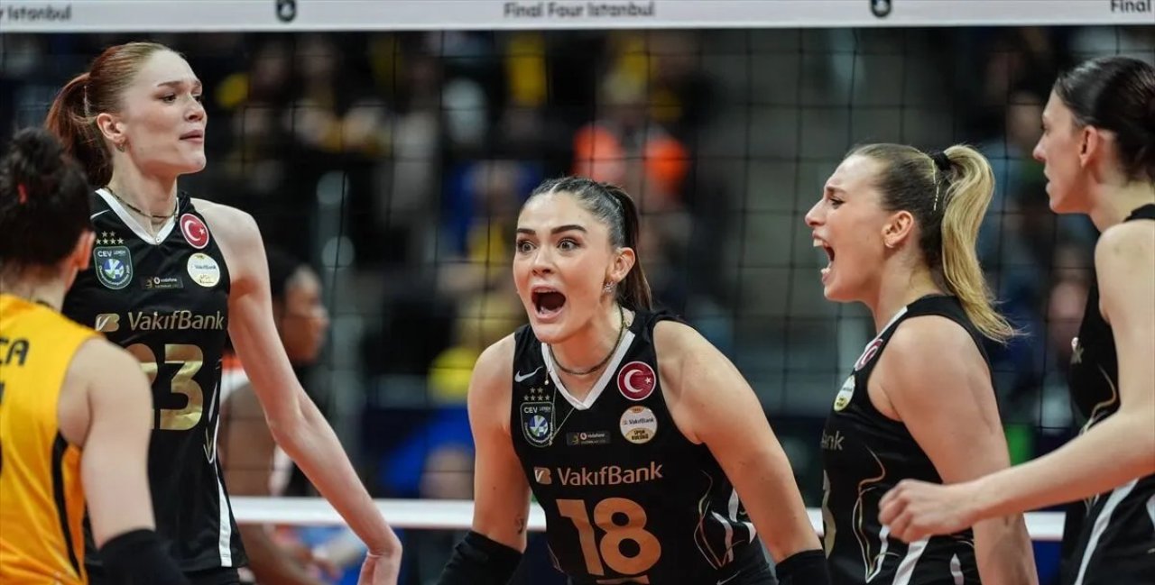Vakıfbank-Eczacıbaşı maçı hangi kanalda, nereden izlenir? Şampiyonlar Kupası şifresiz yayın bilgileri