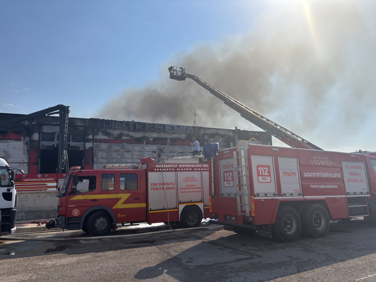 Gaziantepteki fabrika yangınında çarpıcı gelişme! Sigortadan para almak için kendisi yakmış