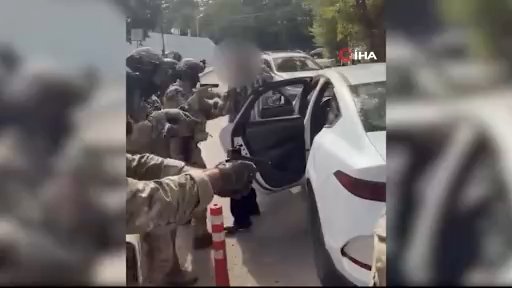 Gürcistan'da filmleri aratmayan operasyon: 700 bin dolarlık uranyum satacaktı, kıskıvrak yakalandı