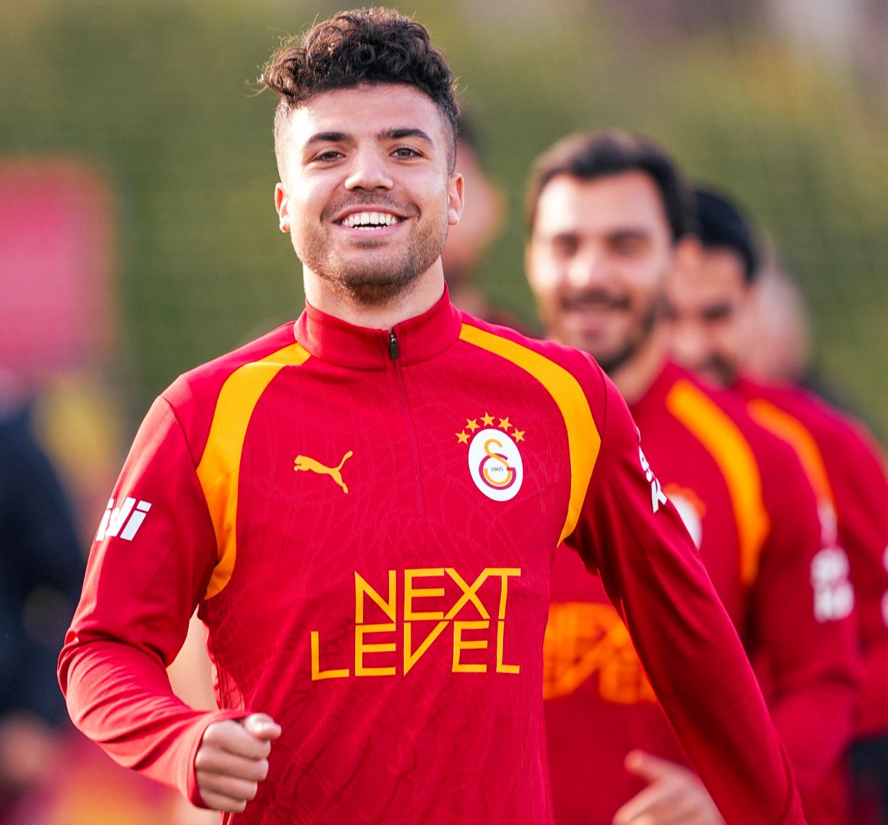 22 yaşındaki futbolcunun, 30 Haziran 2027'ye kadar sözleşmesi bulunuyor. (Fotoğraf: Galatasaray Resmi)