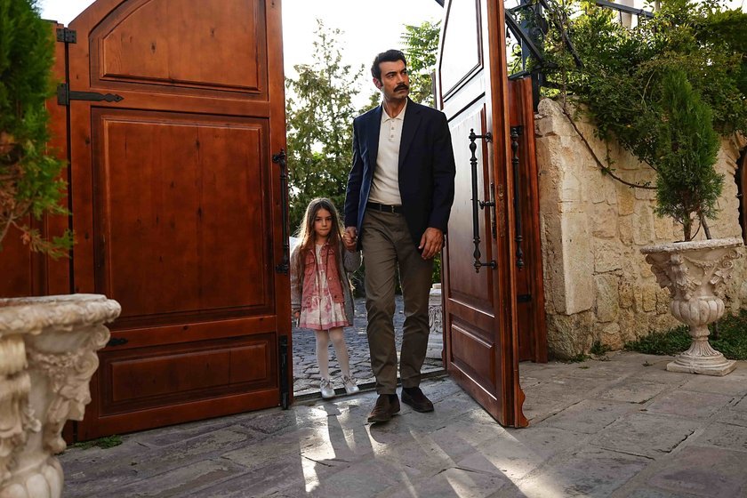 Sevdan Bir Ateş saat kaçta bitiyor? Yayın akışında belli oldu