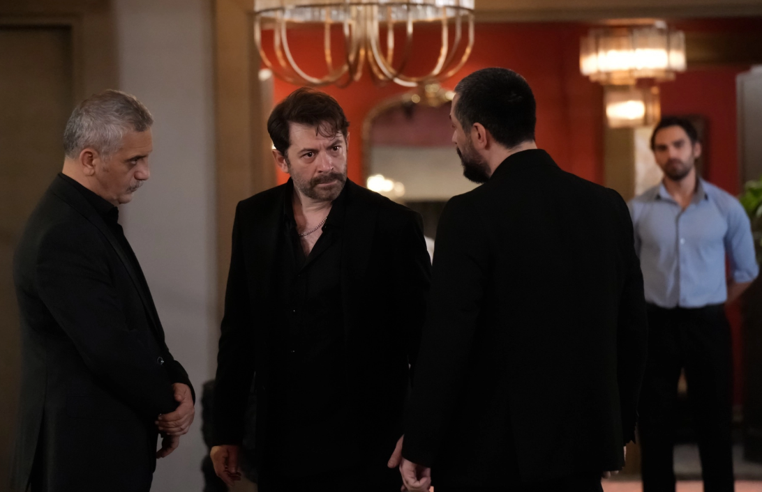Yeraltı yeni oyuncular kimler, kimler diziden ayrıldı? Yeraltı 2. sezon oyuncu kadrosu