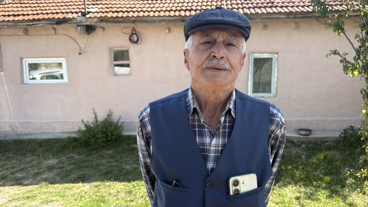Karadere Mahallesi Muhtarı Muzaffer Öztuna
