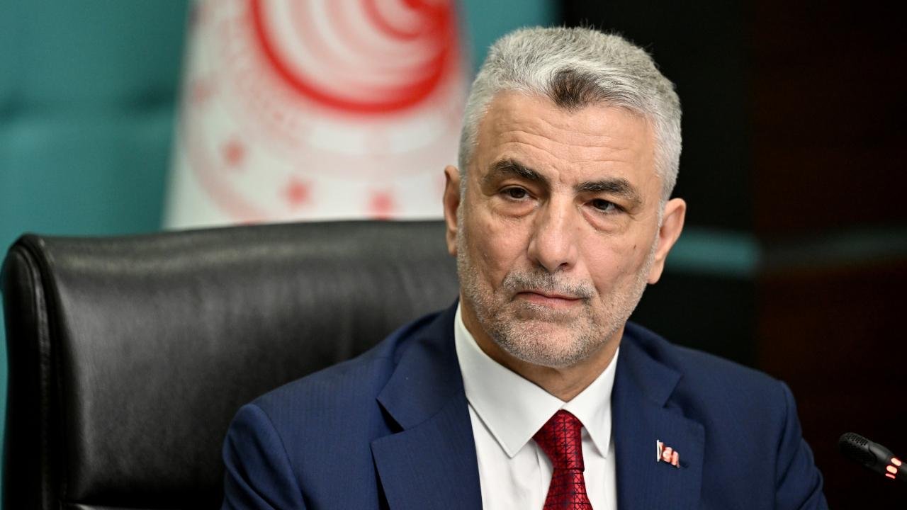 Bakan Bolat fon iddialarına hesap detaylarını açıklayarak cevap verdi! "Mesnetsiz, koskoca bir yalan"