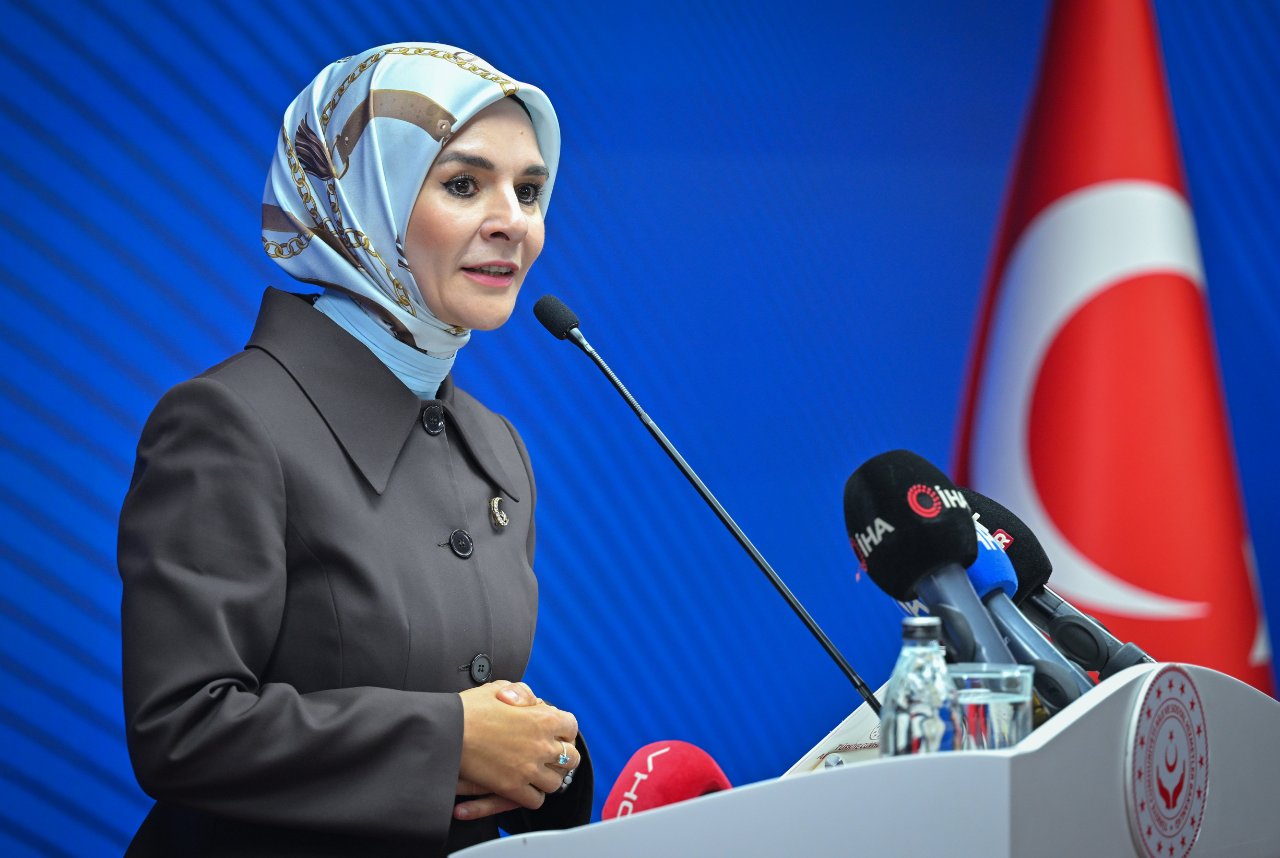 Bakan Göktaştan fon iddialarına istifa resti: İspatlayın, görevimi derhal bırakacağım
