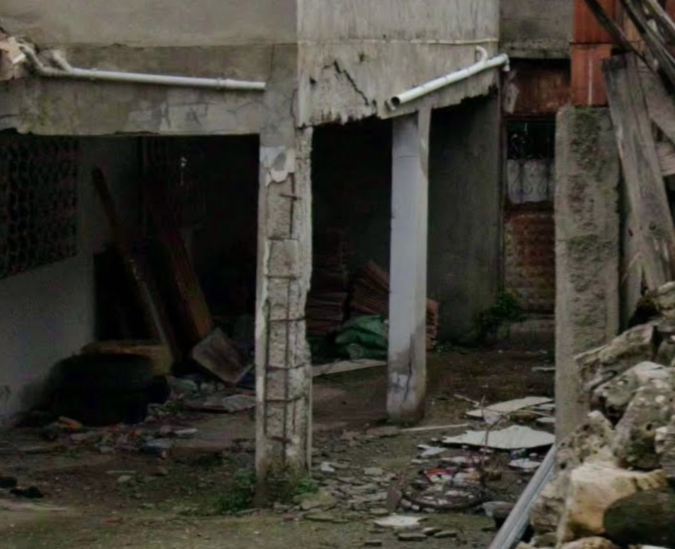 Facia geliyorum demiş! Maltepe'de çöken binanın 'harap kolonları' böyle görüntülendi
