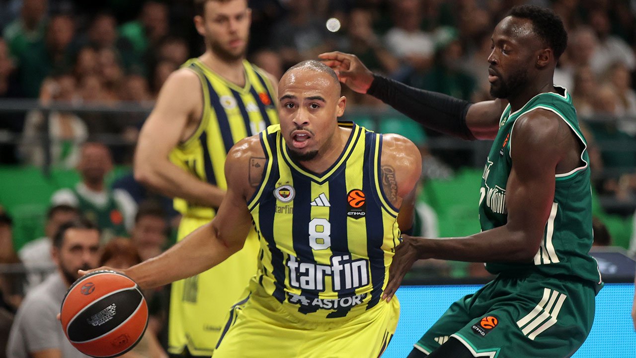 Fenerbahçe, EuroLeague'de ilk yenilgisini OAKA'da aldı