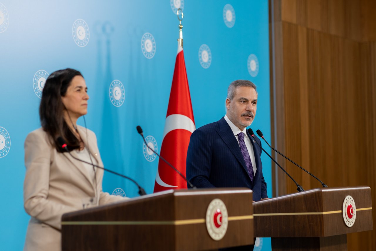 Hakan Fidan'dan Mekke Savunma Anlaşması mesajı: Türkiye başka ülkeye saldırmak için asker göndermeyecek