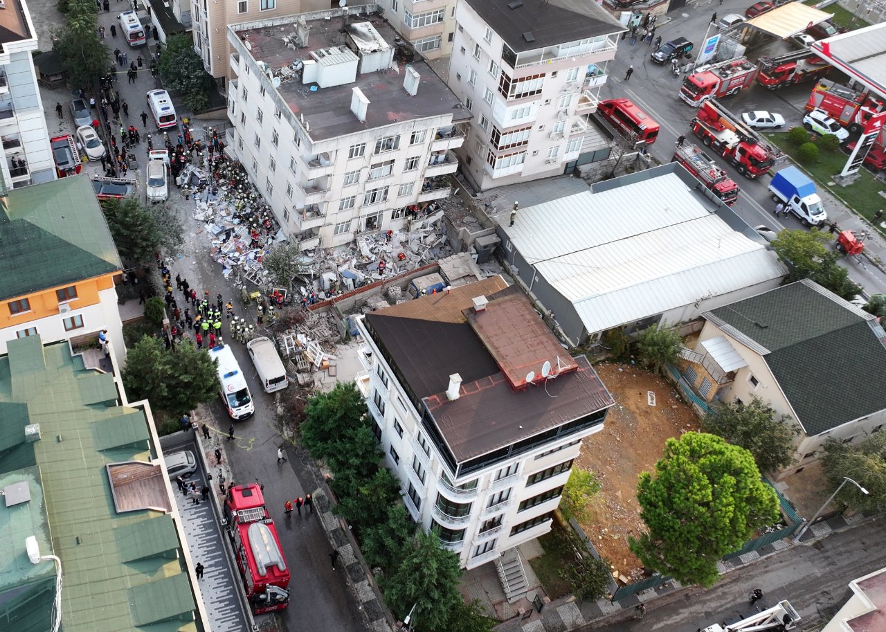 İstanbul Maltepe'de çöken binada korkunç detay: Üst iki katı kaçak!