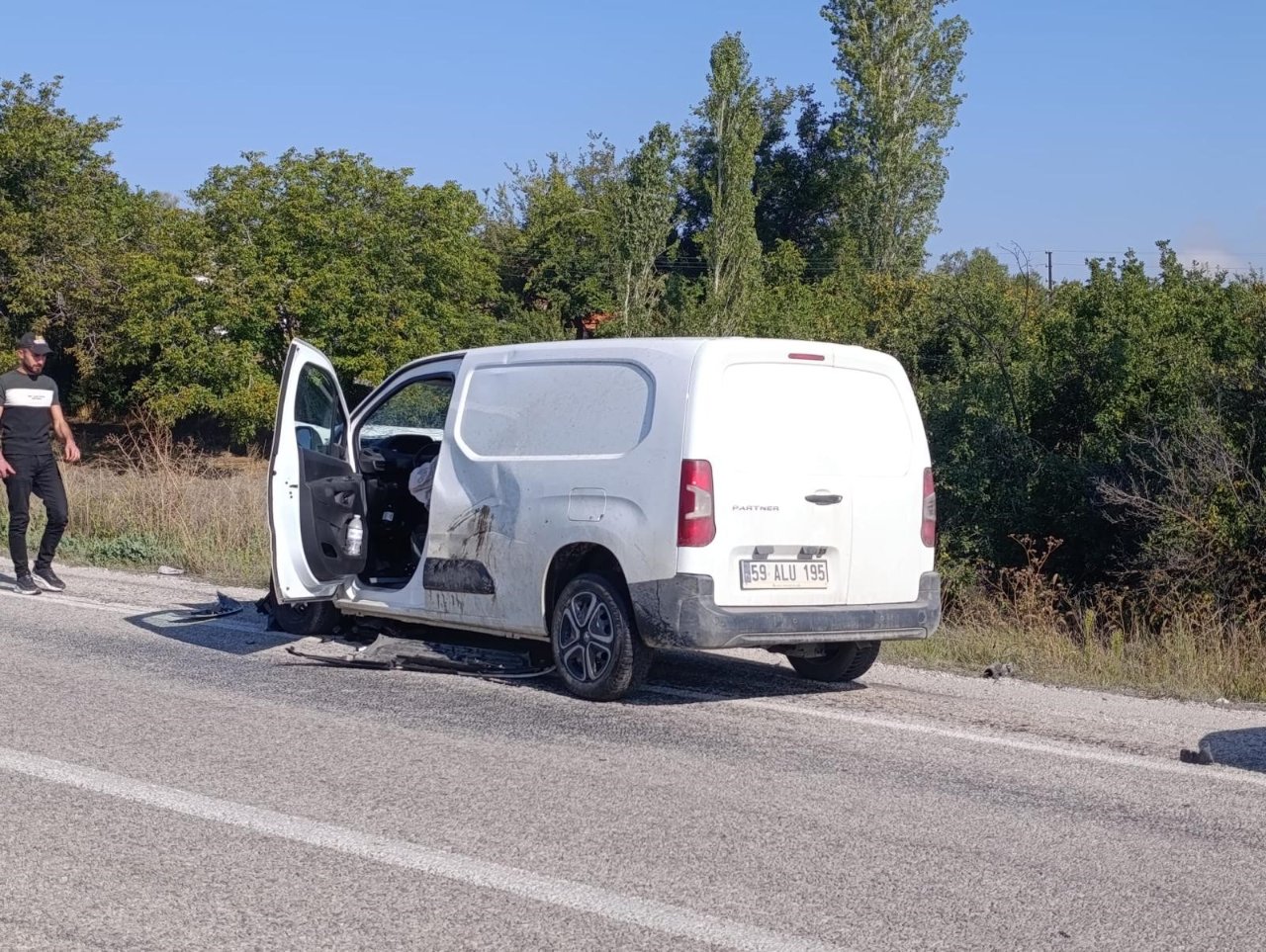Katliam gibi kaza! 3 kişi oracıkta can verdi