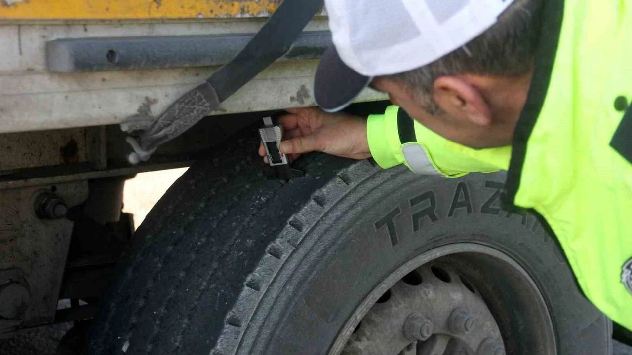 Kışlık lastikler ne zaman takılıyor, kışın yaz lastiği takılır mı? Kış lastiği zorunluluğu başlıyor