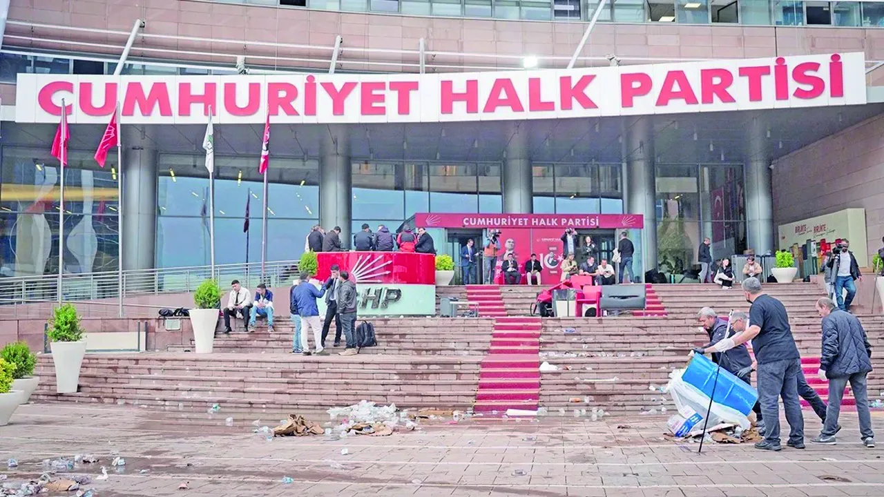 CHP'yi soyup gitmişler! Hasar tespit çalışmaları tamamlandı