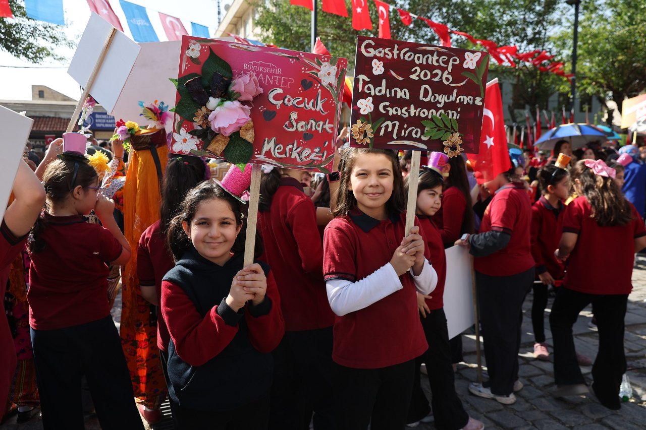 GastroAntep coşkusu sokaklara taştı: