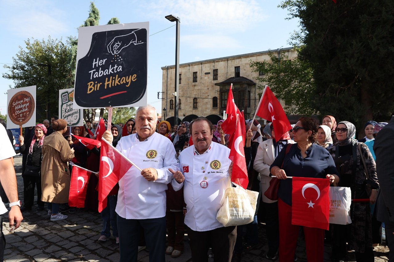 GastroAntep coşkusu sokaklara taştı: