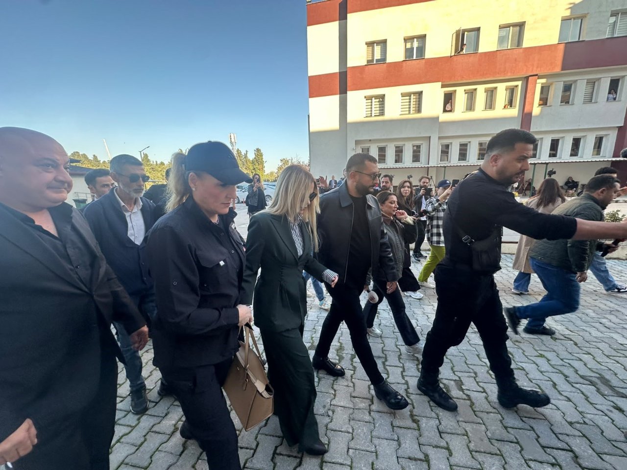 Güllü davasında karar günü! Kızı Tuğyan Ülkem Gülter yeniden hakim karşısında!