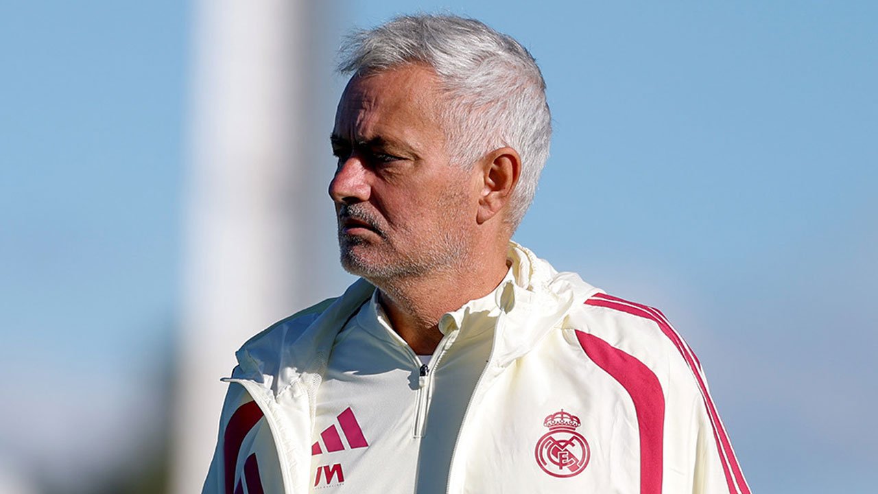 Jose Mourinho sert çıktı: 