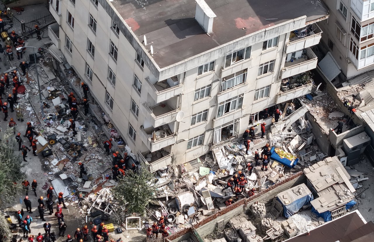 Maltepe'de 5 kişinin öldüğü binanın bilirkişi ön raporu ortaya çıktı! 4 kaçak kat için yıkım kararı uygulanmamış
