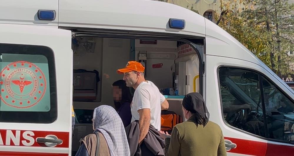 Okuldaki panik ekipleri alarma geçirdi! Öğrenciler arasında yayıldı, hastanelik olanlar var
