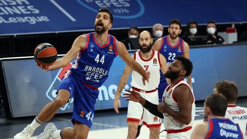 Olympiakos-Anadolu Efes maçı hangi kanalda, canlı yayın ne zaman? EuroLeague 4. hafta