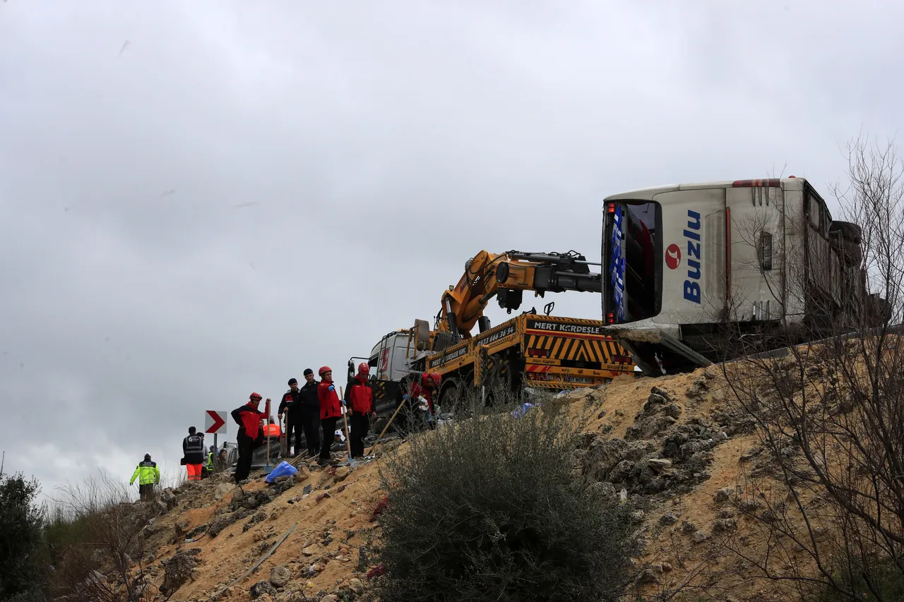 Antalya’da dehşet otobüsünden sağ çıkan yolcu anlattı: Şoför çok hızlı geliyordu